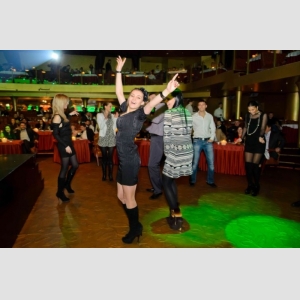 Для свадьбы и выпускного 2 (со светом и услугами DJ)