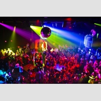 Для дискотеки 3 (очень мощный звук, без света и услуг DJ)